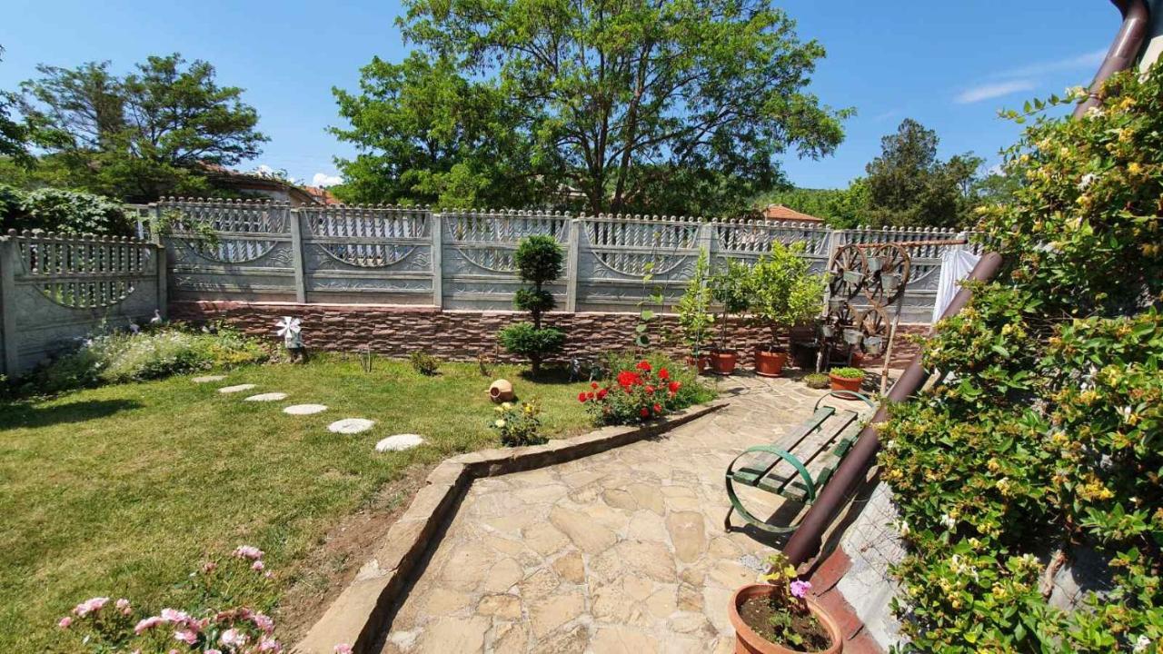 Marianas Guesthouse Обзор Экстерьер фото