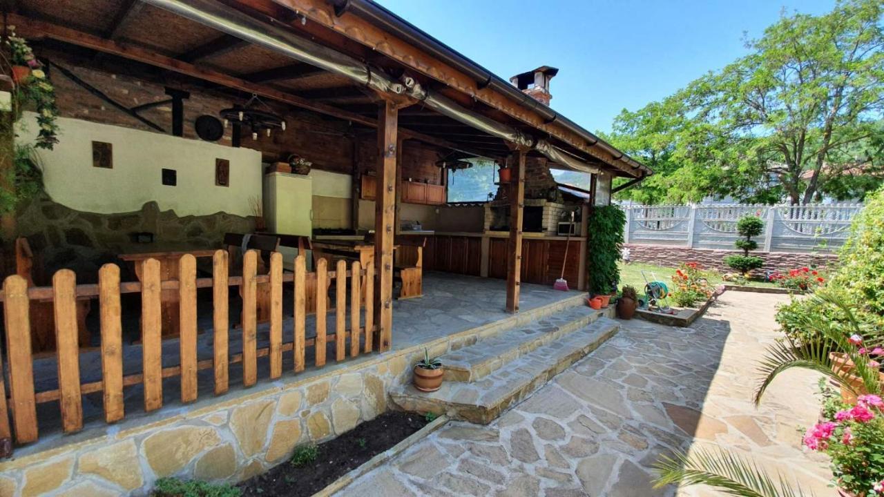 Marianas Guesthouse Обзор Экстерьер фото