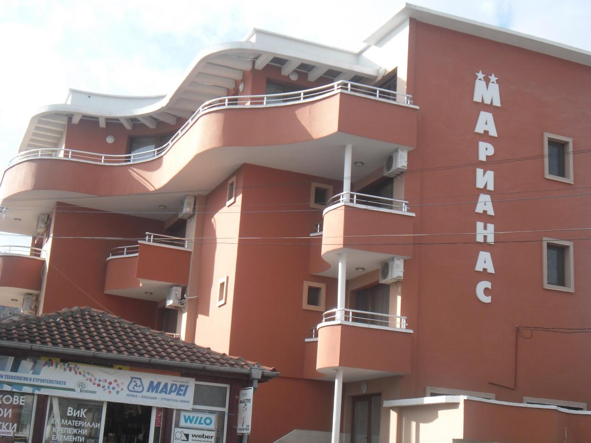 Marianas Guesthouse Обзор Экстерьер фото
